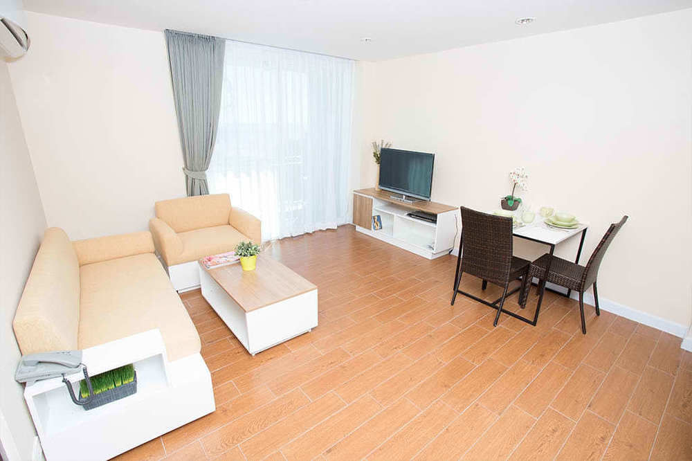 Bbg Seaside Luxurious Service Apartment Bang Saen Exterior photo